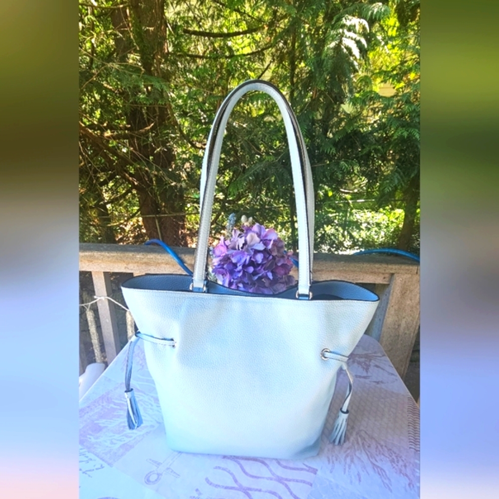 Coach Andy Tote in Pebble Leather Horse and Carriage in Blue - Picture 4 of 16